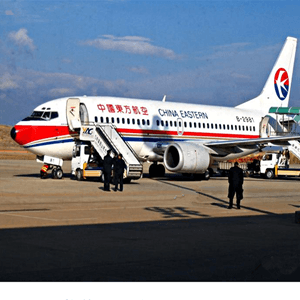 桂林两江机场快递航空快运业稳步发展的原因是什么？